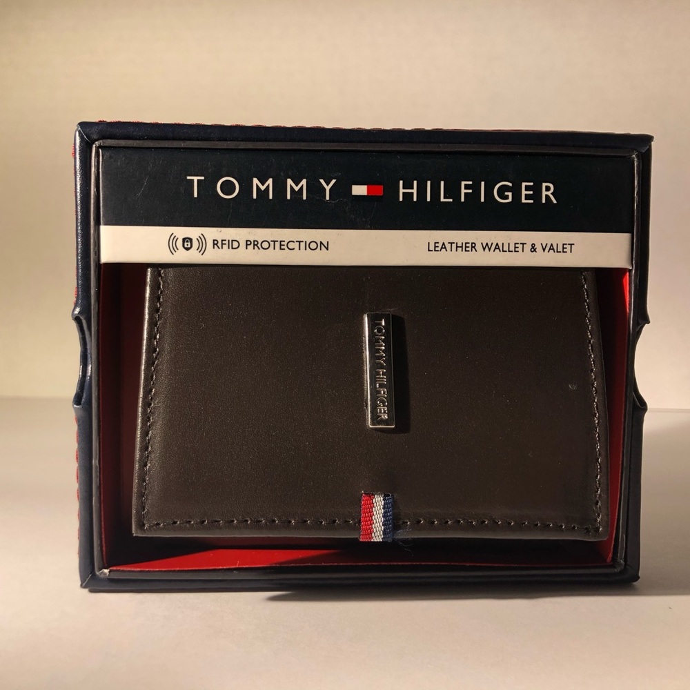 Men Tommy Hilfiger wallet